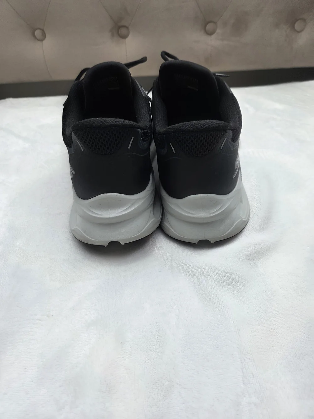 Skechers GO RUN Max Cushioning Slip-ins Men’s 12 Black Gray Running Shoes